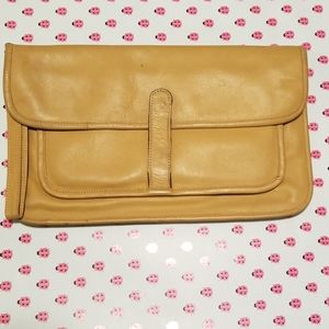 Tan clutch, EUC